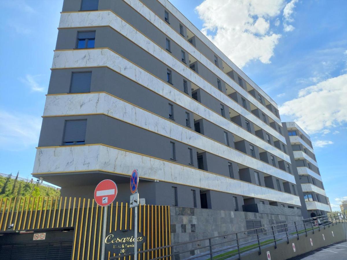 Apartment Paola With Free Private Parking Place Split Exterior photo
